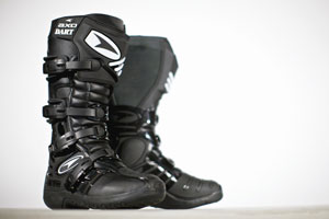 Axo Dart boots in black