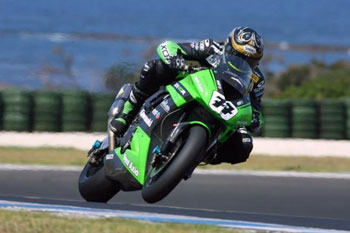 Vermeulen in action at Phillip Island before crashing out of both races.