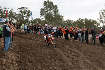 Simmonds will wear the number seven plate in honour of Andrew McFarlane for the MX Nationals remainder.