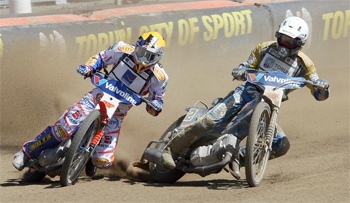 Aussie Jason Crump (left) is inching toward a second consecutive Speedway GP crown.