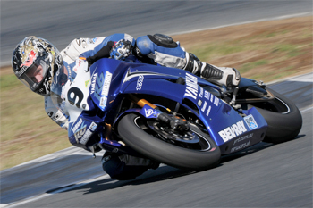 Yamaha's Kevin Curtain scored a thrilling Supersport win in Queensland on Sunday.