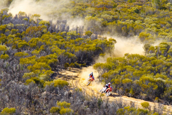 Ben Grabham leads Todd Smith on the opening day of the Australasian Safari.