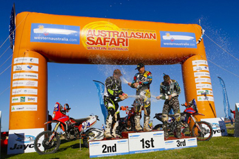 Grabham, Todd Smith and Fish completed the moto podium in the 2010 Australasian Safari.