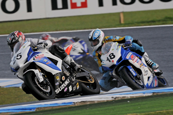 Brodie Waters leads Troy Herfoss during the weekend's Supersport outing.