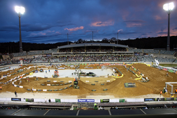 The heat races are underway at Canberra - MotoOnline is live at the event.