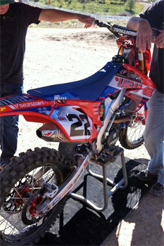 Is Chad Reed about to sign for TLD Honda to race in 2011?