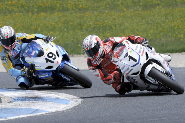 Just like 2009, we will see Allerton (1) on a Honda run by Paul Free lapping Phillip Island. Major competition will be the Team Suzuki effort of Shawn Giles (19) and Josh Waters.