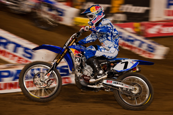 Yamaha's James Stewart took over the points lead with victory in Oakland.